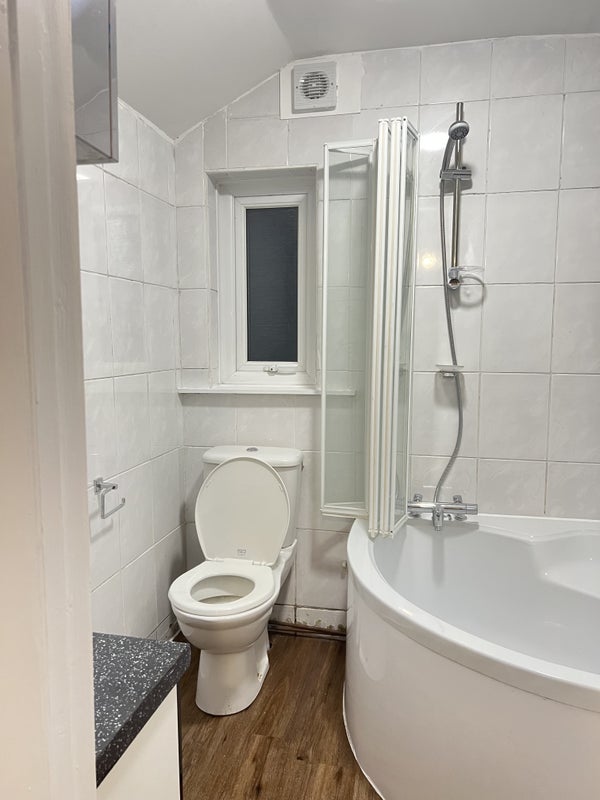 Room Purcell Close in Greater London