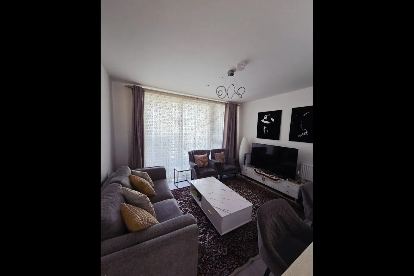 Flat Shearwater Drive in Greater London