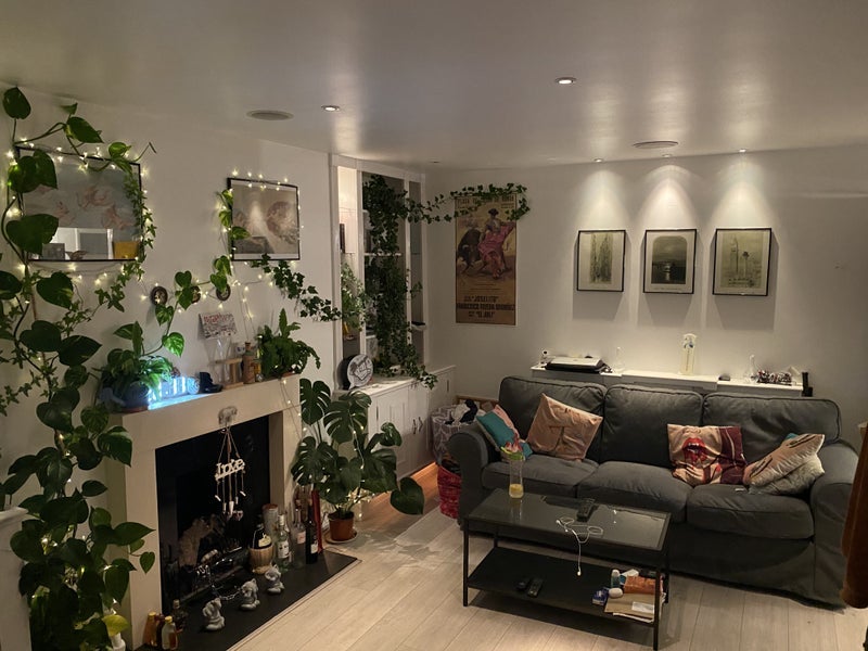 Room Auriol Road in Greater London