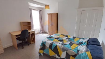 Room West Parade in Lincoln