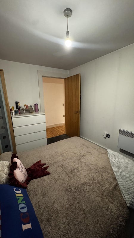 Room Cook Street in Salford