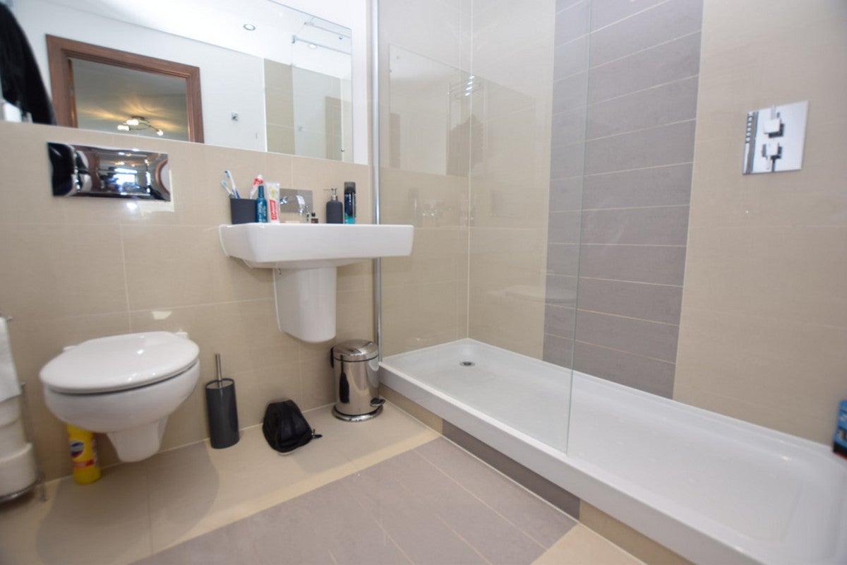Flat Barfield Road in Colchester