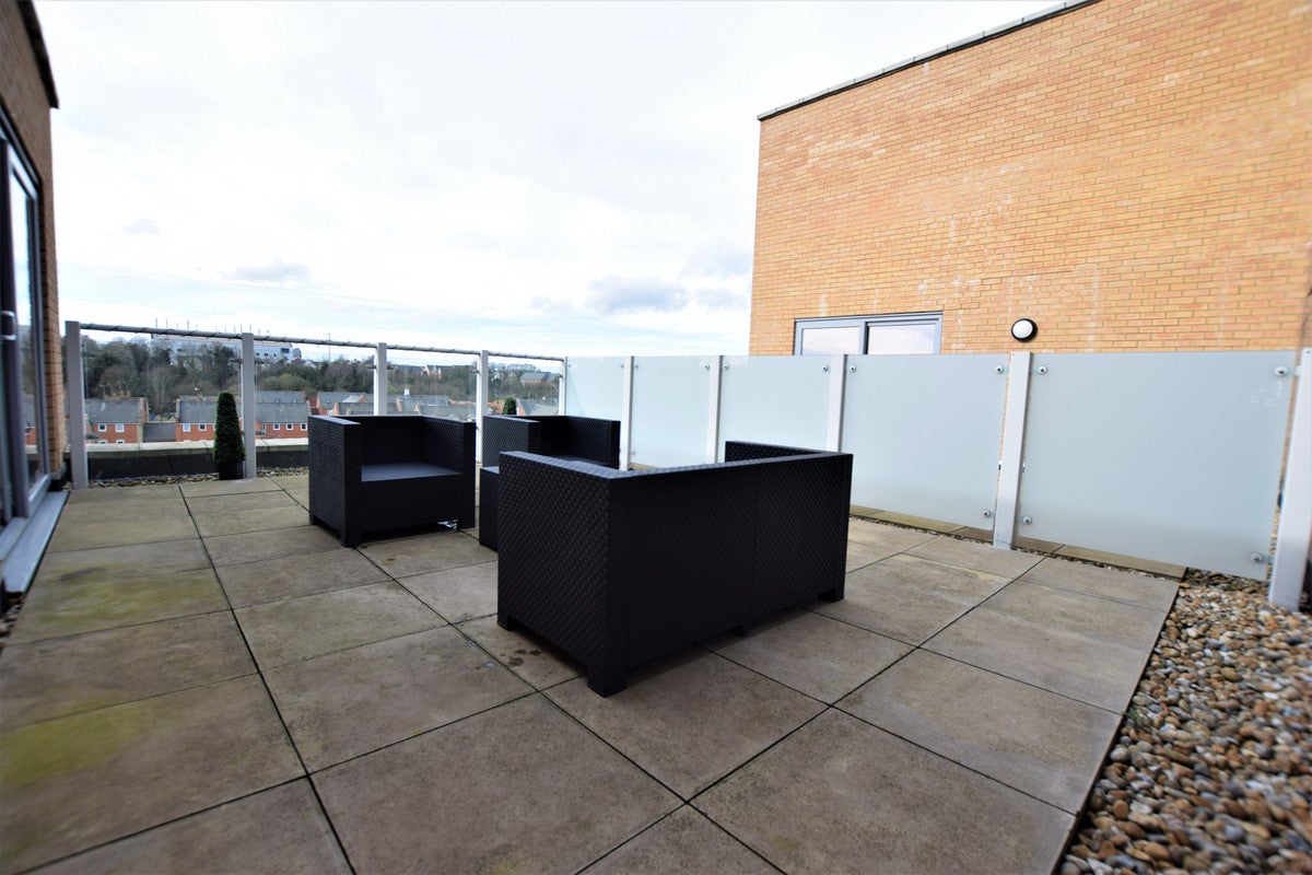 Flat Barfield Road in Colchester