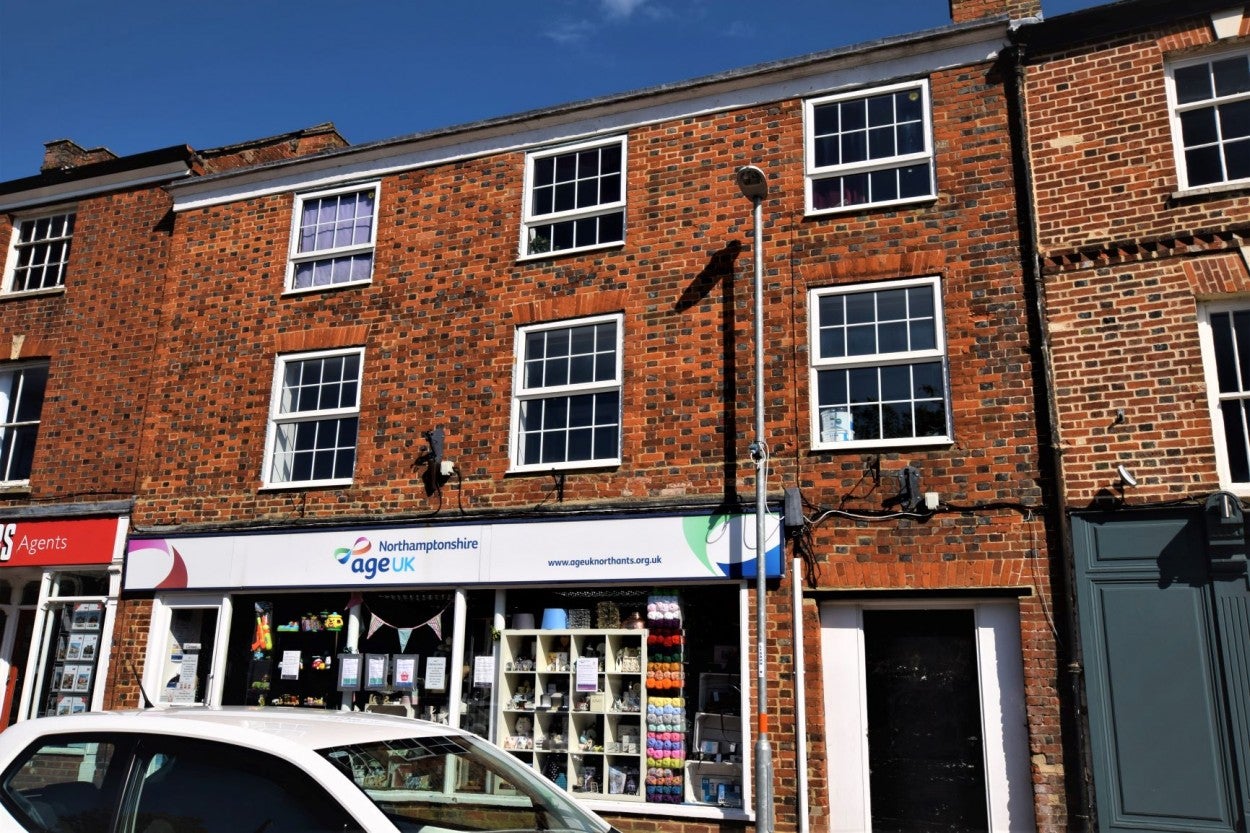 Flat Burgess Square in Brackley