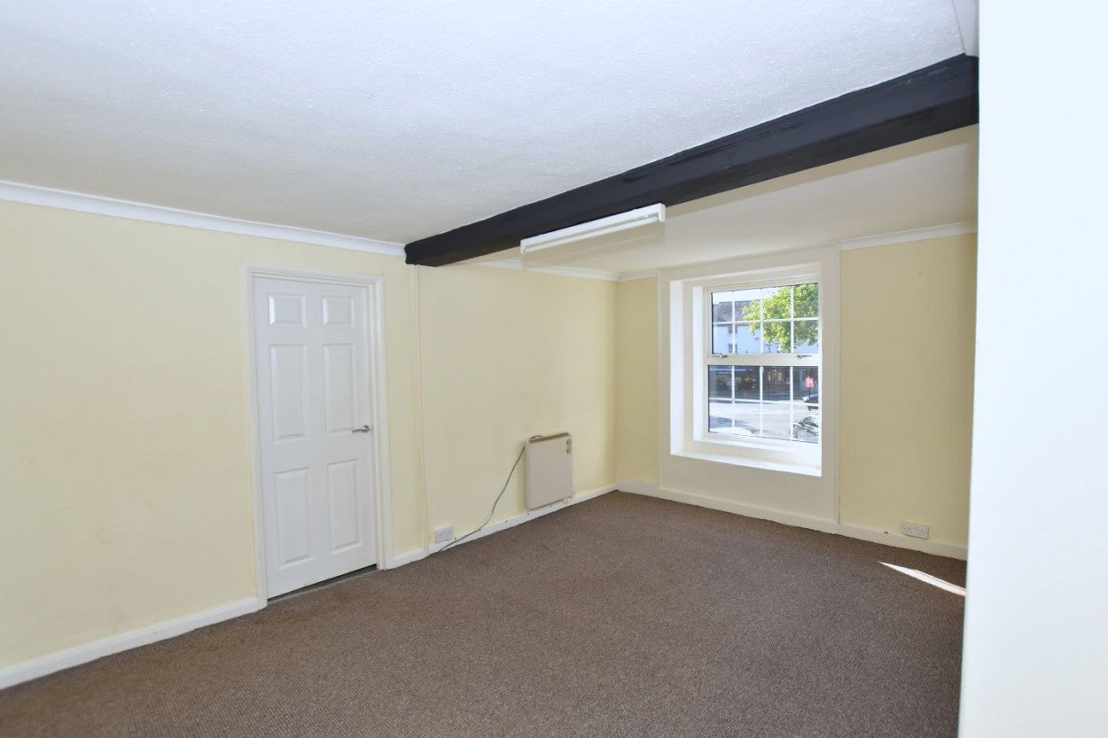 Flat Burgess Square in Brackley