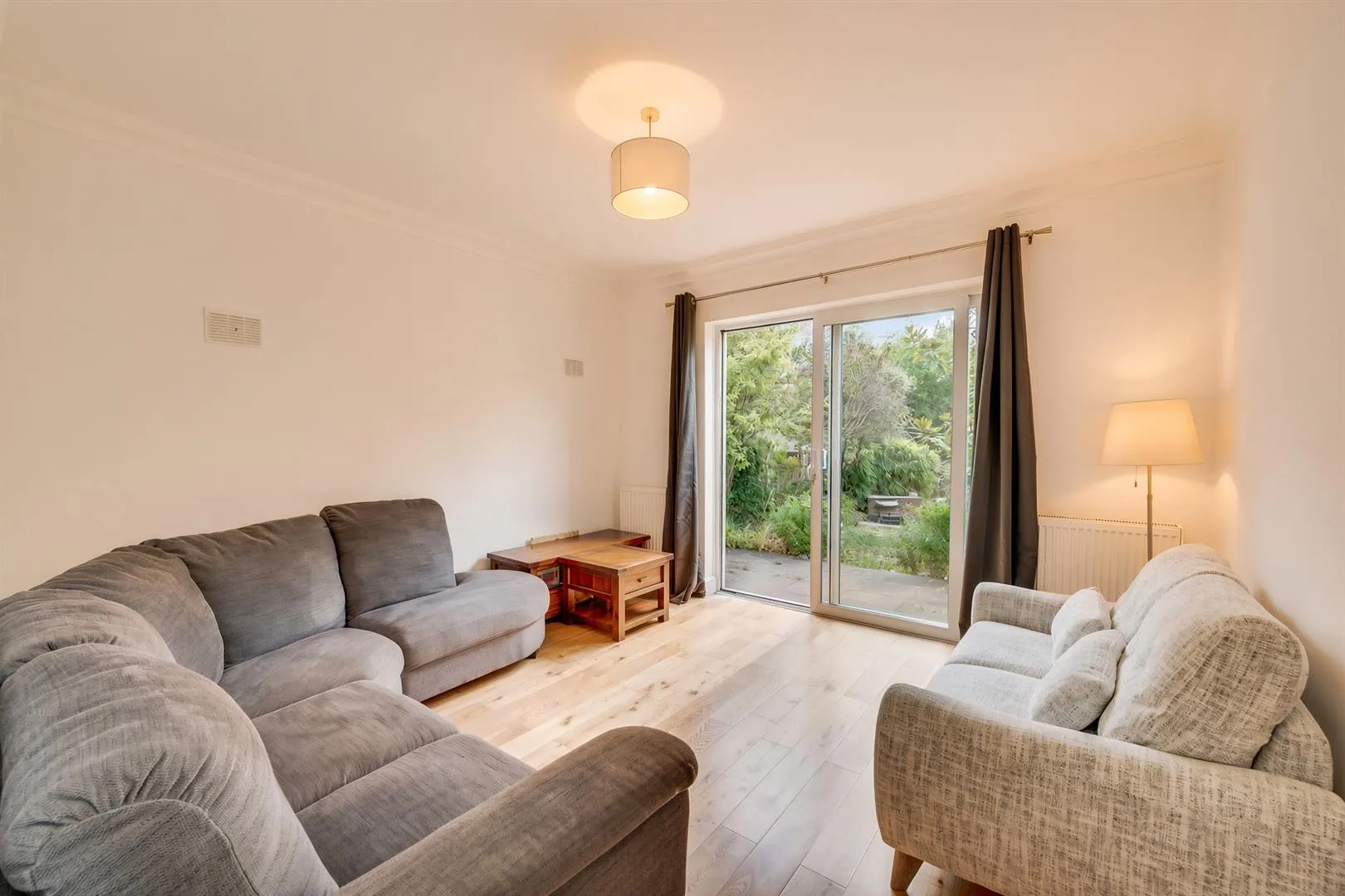 Flat Riffel Road in Greater London