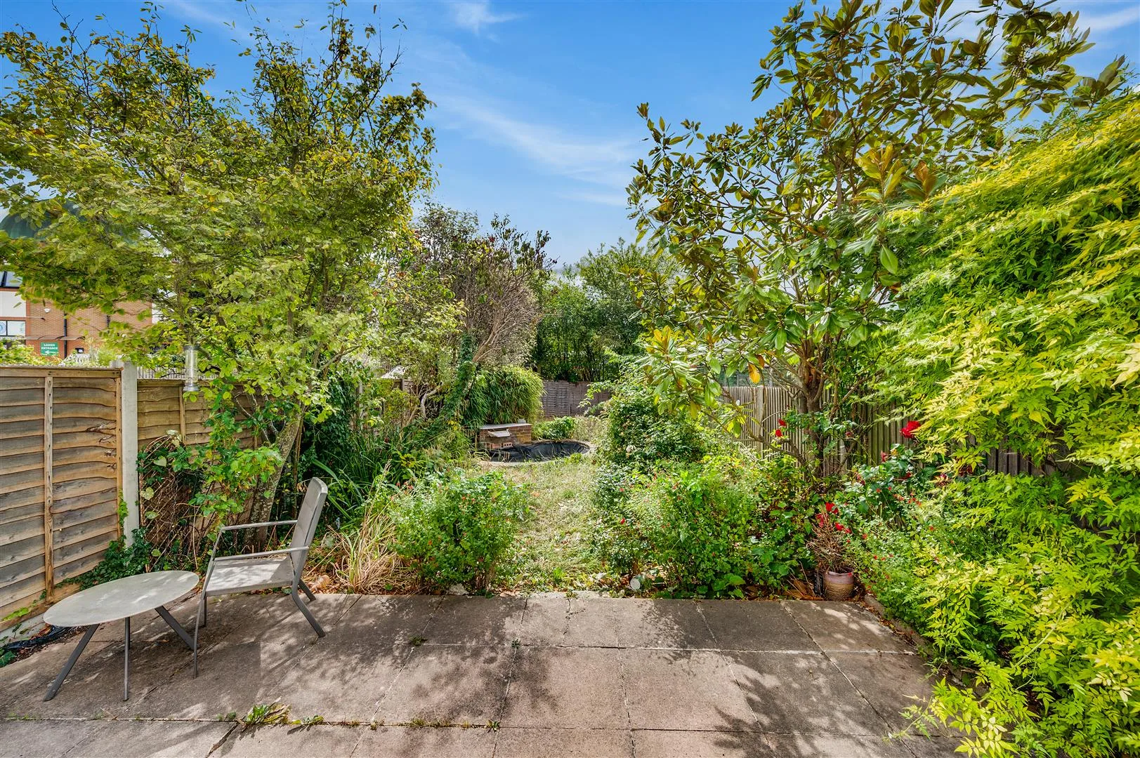 Flat Riffel Road in Greater London