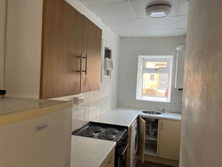 Flat Loudoun Road in Greenholm