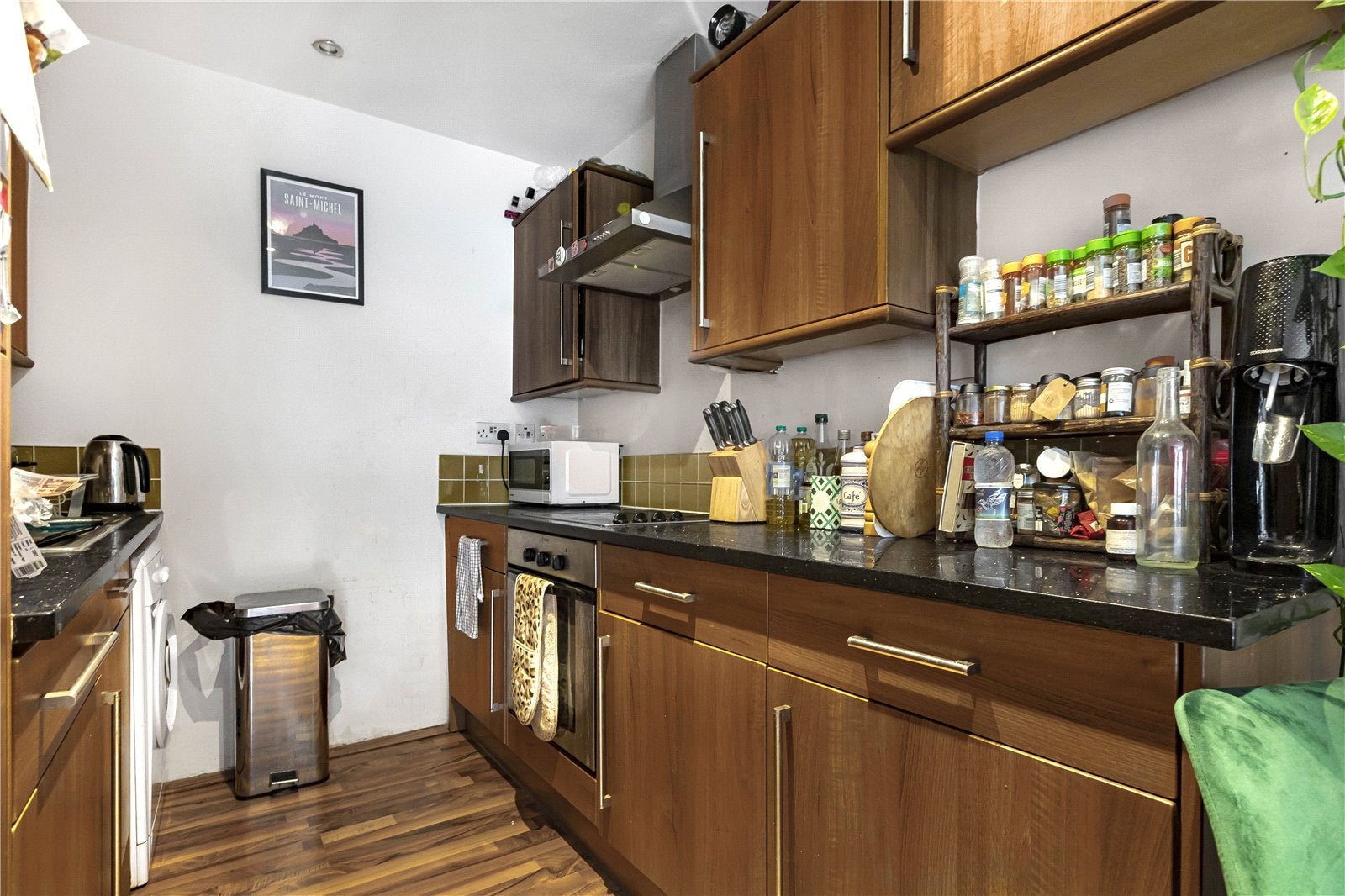 Flat Kingsland Road in Greater London