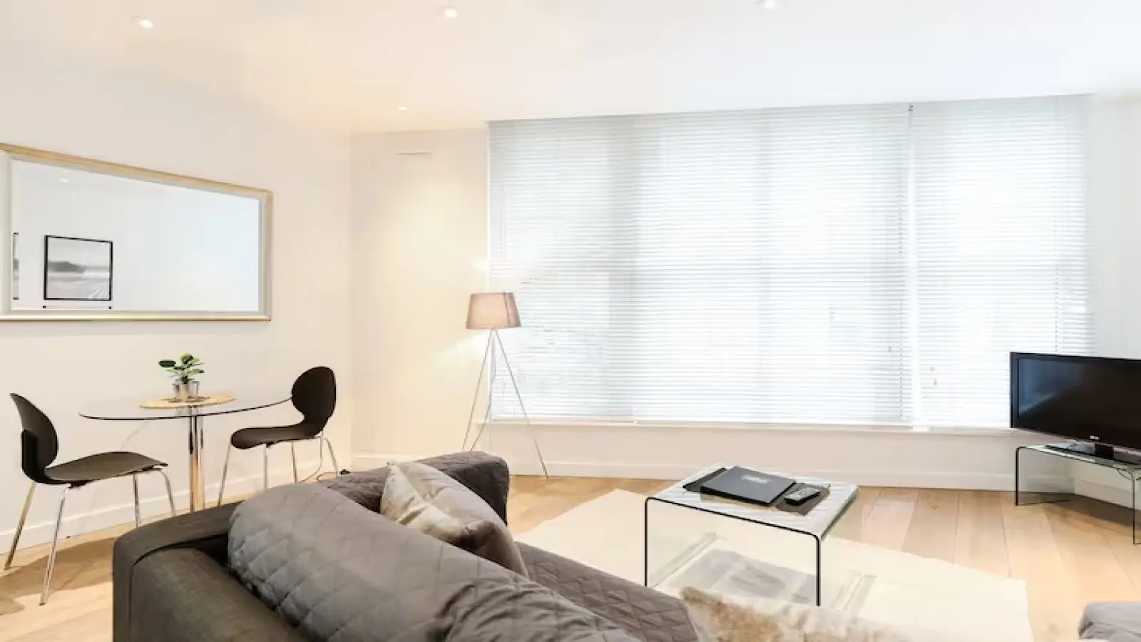 Flat Strand in City of Westminster
