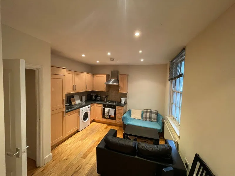 Flat Northdown Street in Greater London