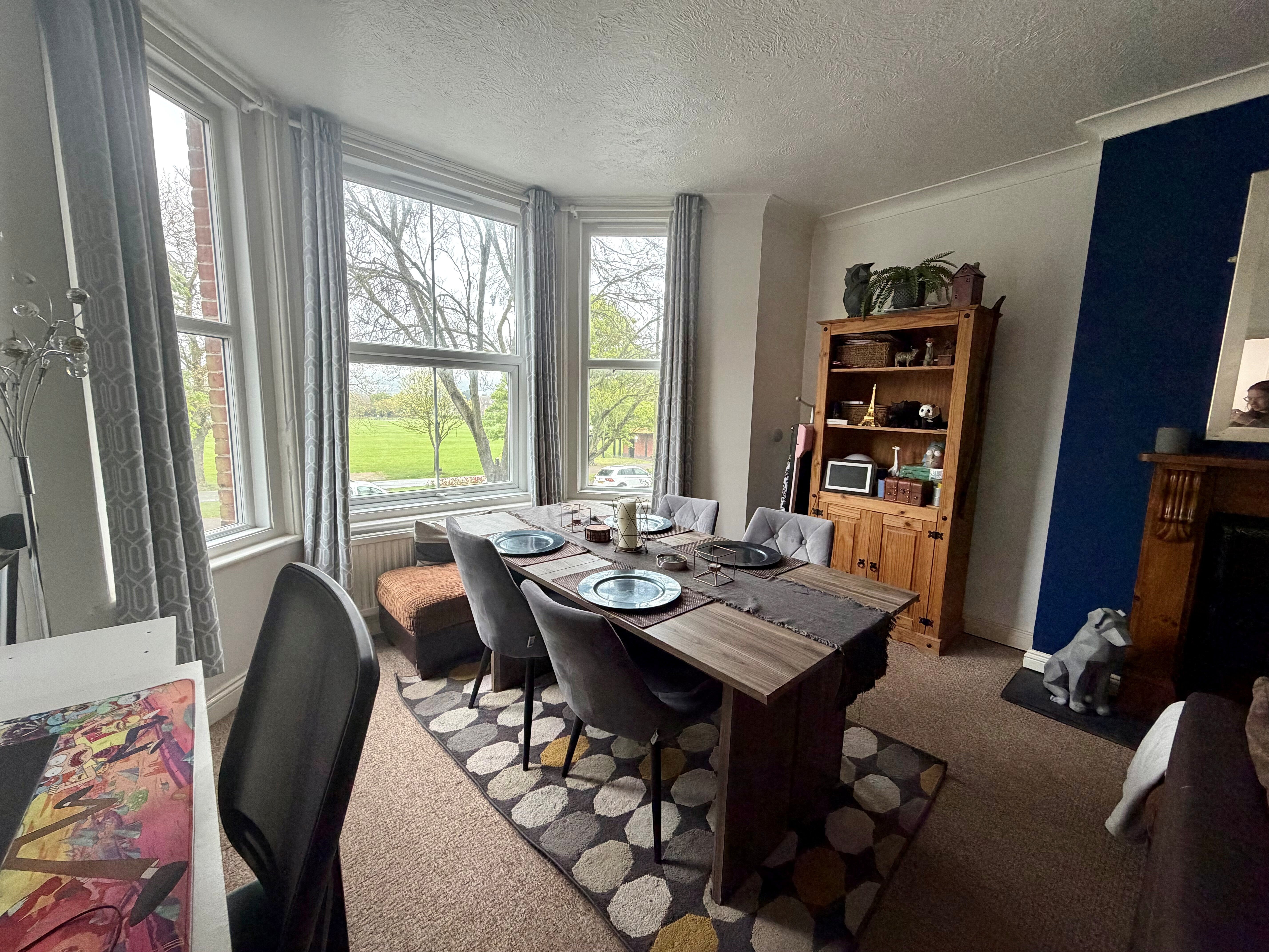 Flat Cheriton Road in Folkestone and Hythe District