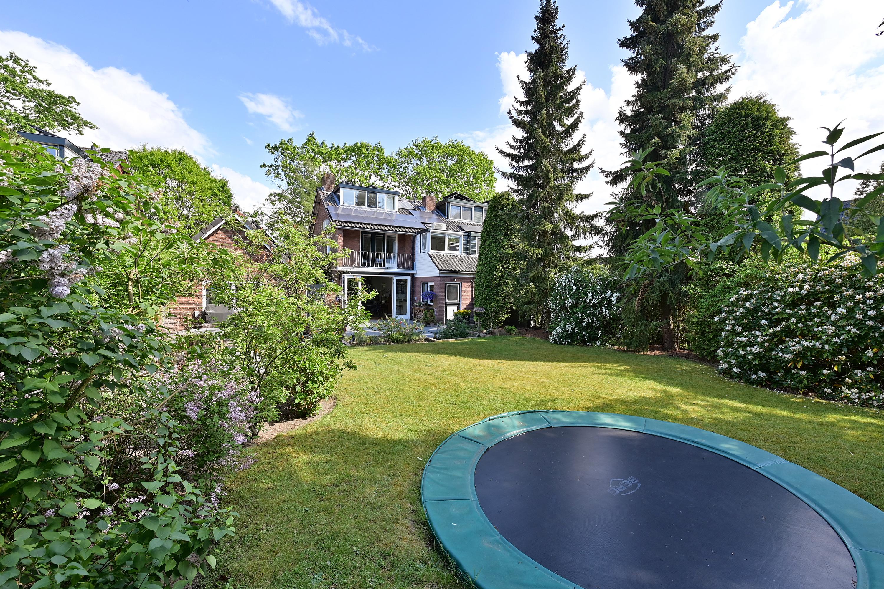 Huis Van Hogendorplaan 42 in Huizen