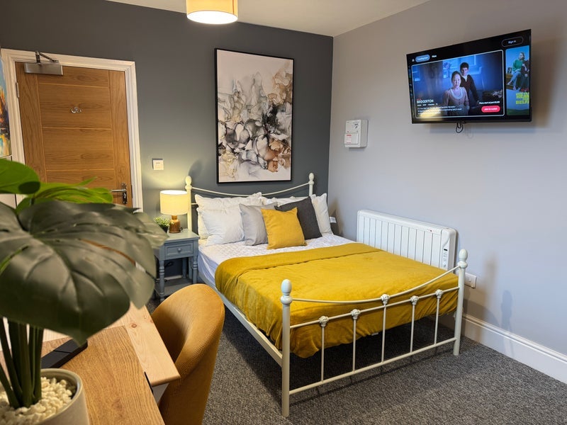 Room Himley Road in Dudley