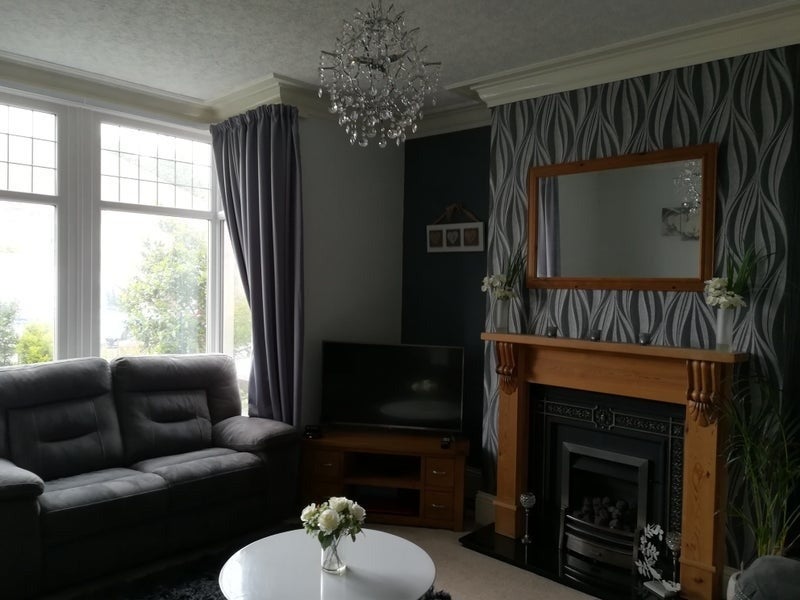 Room Dirkhill Road in Bradford
