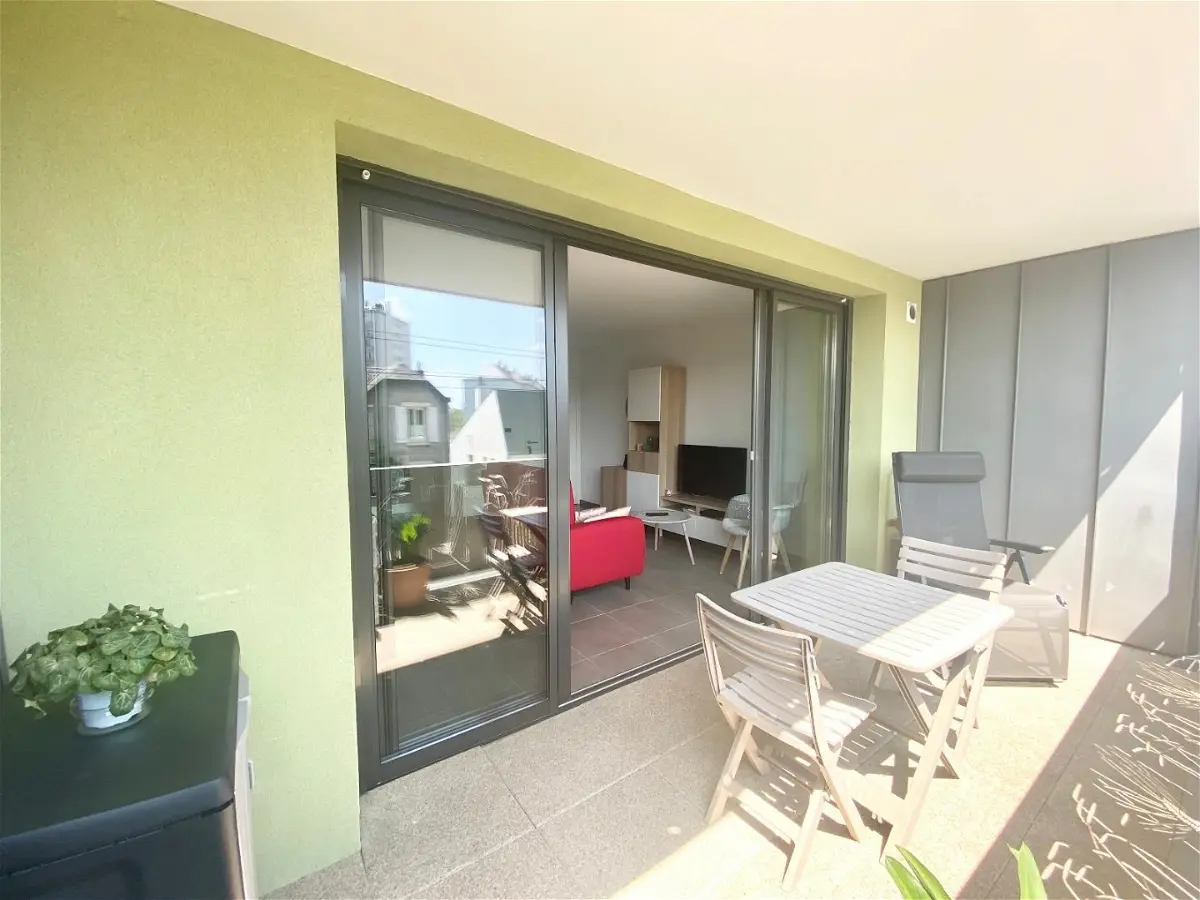 Flat Place Colonel Arnaud Beltrame in Tours