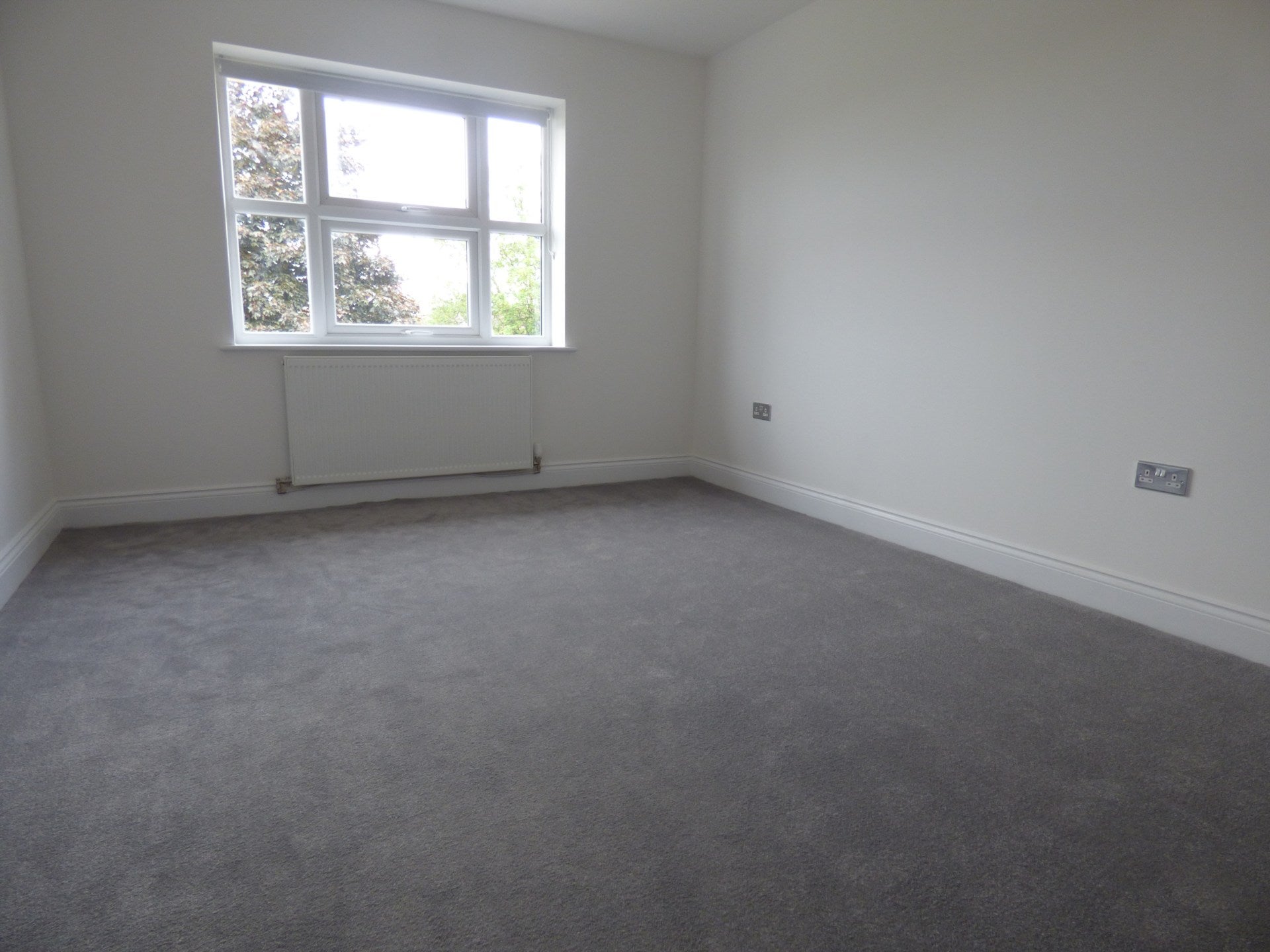 Flat South Road in Luton