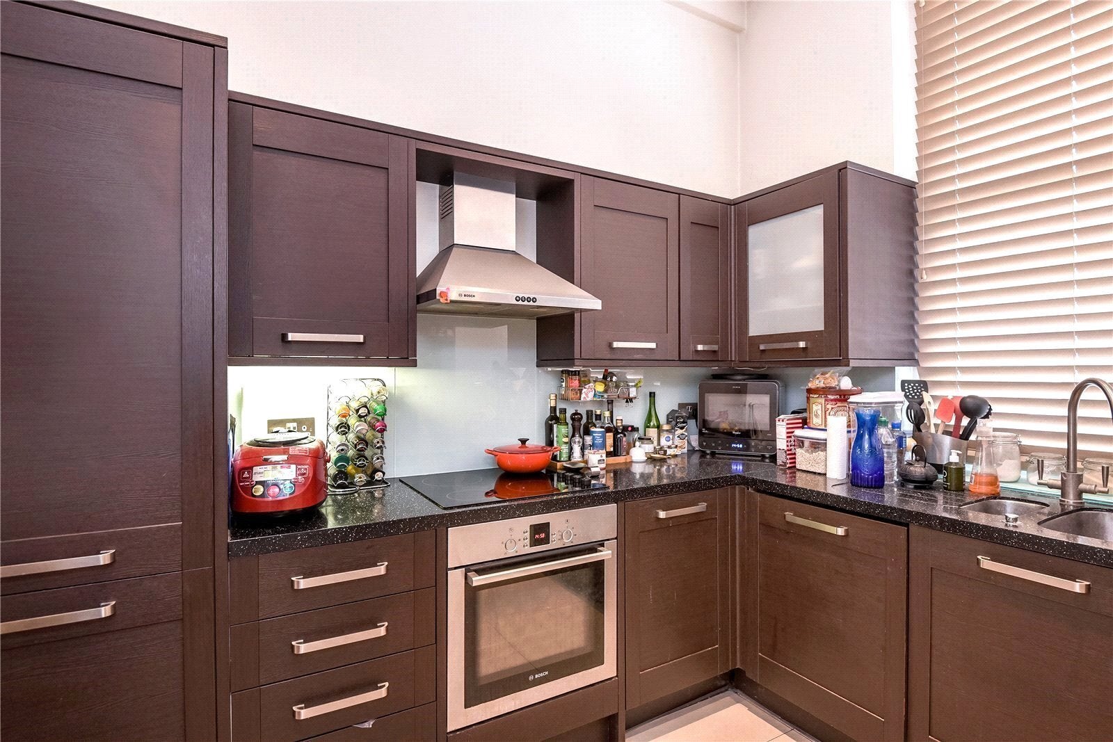 Flat Campden Hill Gardens in Greater London