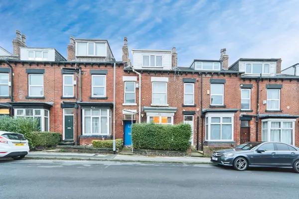 House Back Norwood Grove in Leeds