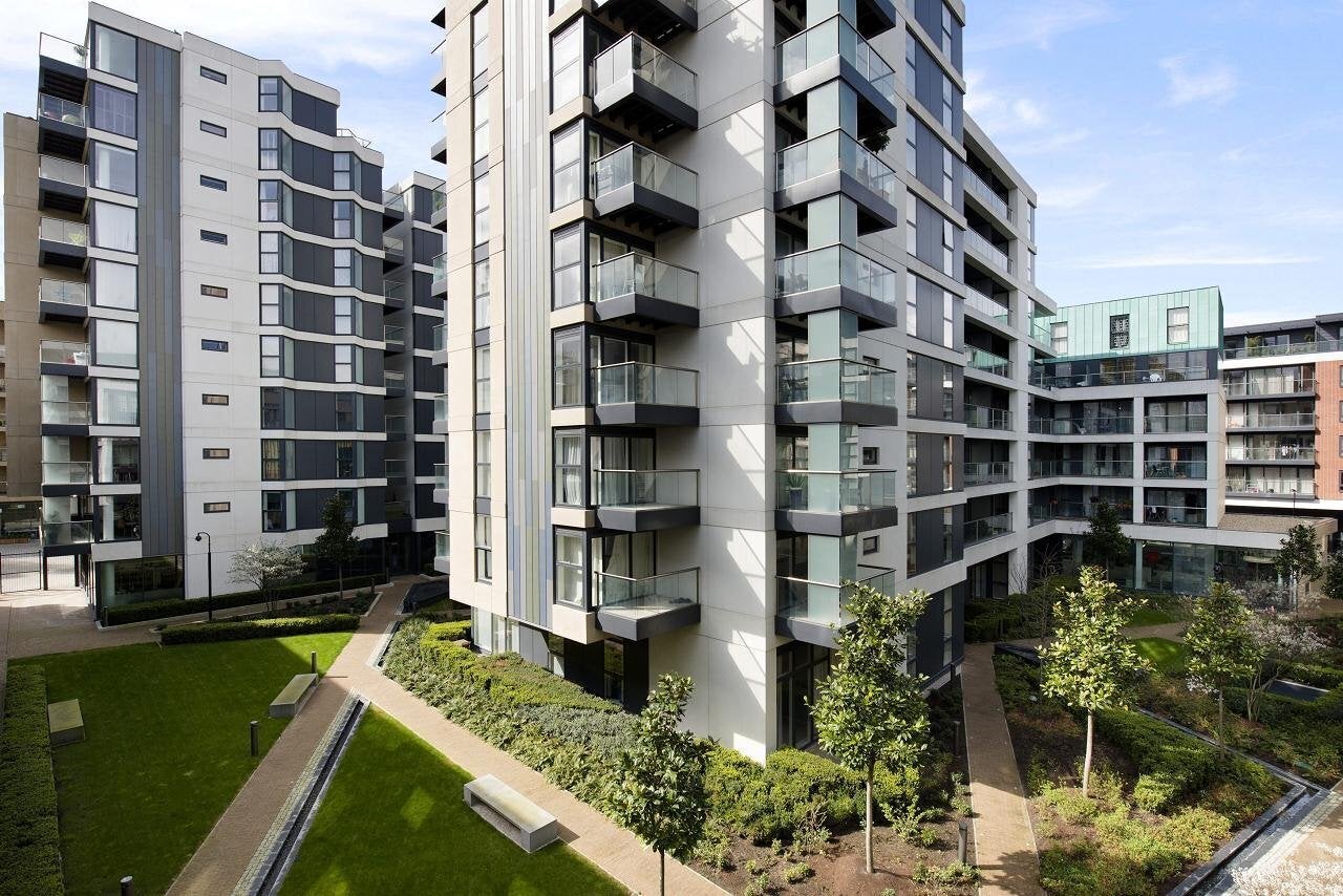 Flat Lever Street in Greater London