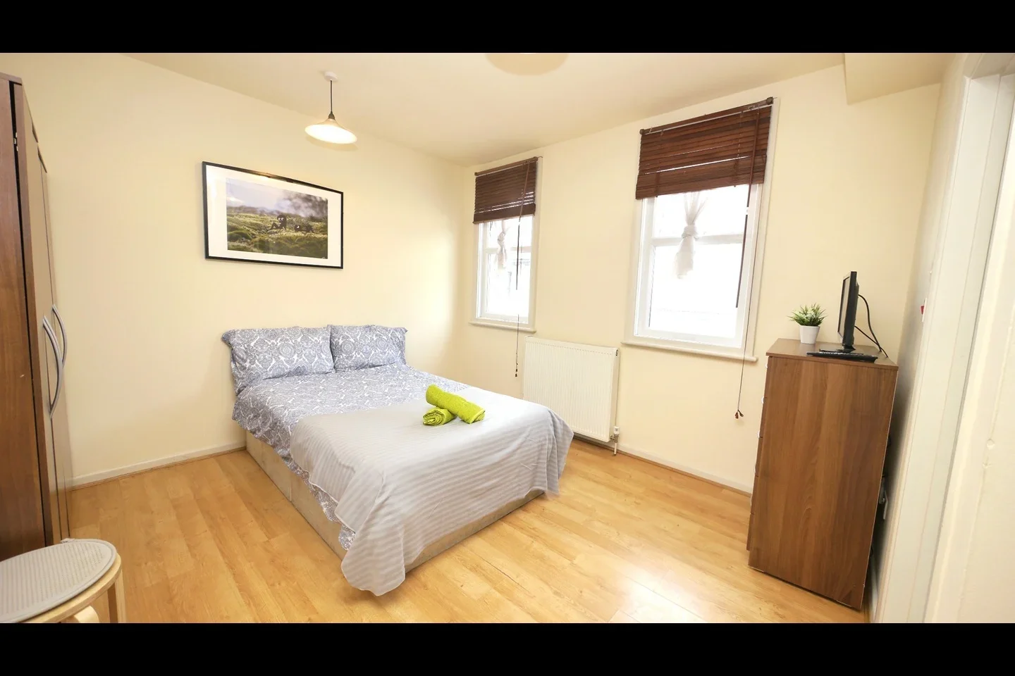 Flat Brondesbury Park in Greater London