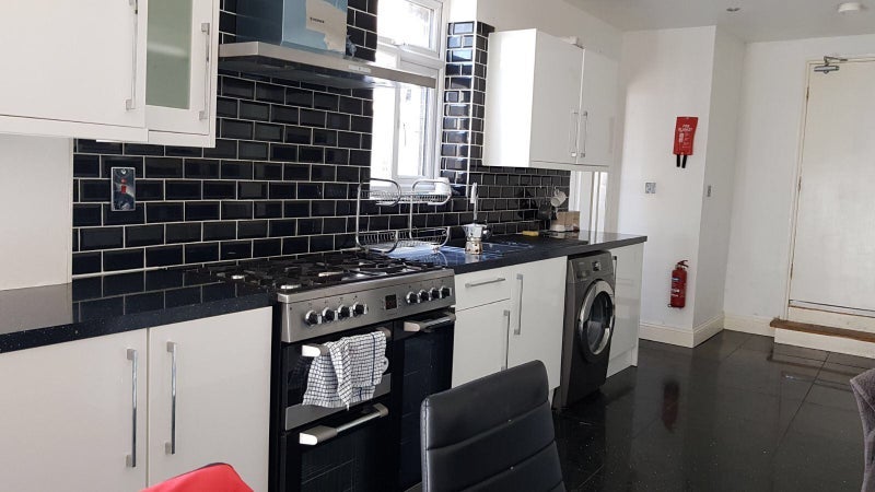 Room Fairlop Road in Greater London
