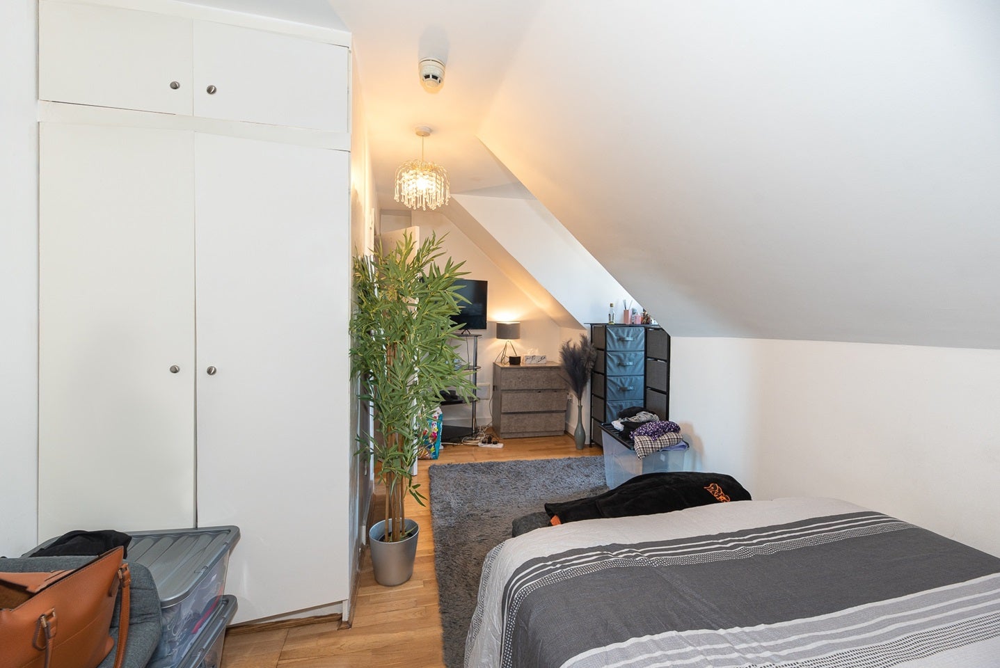 Flat Temple Road in Greater London