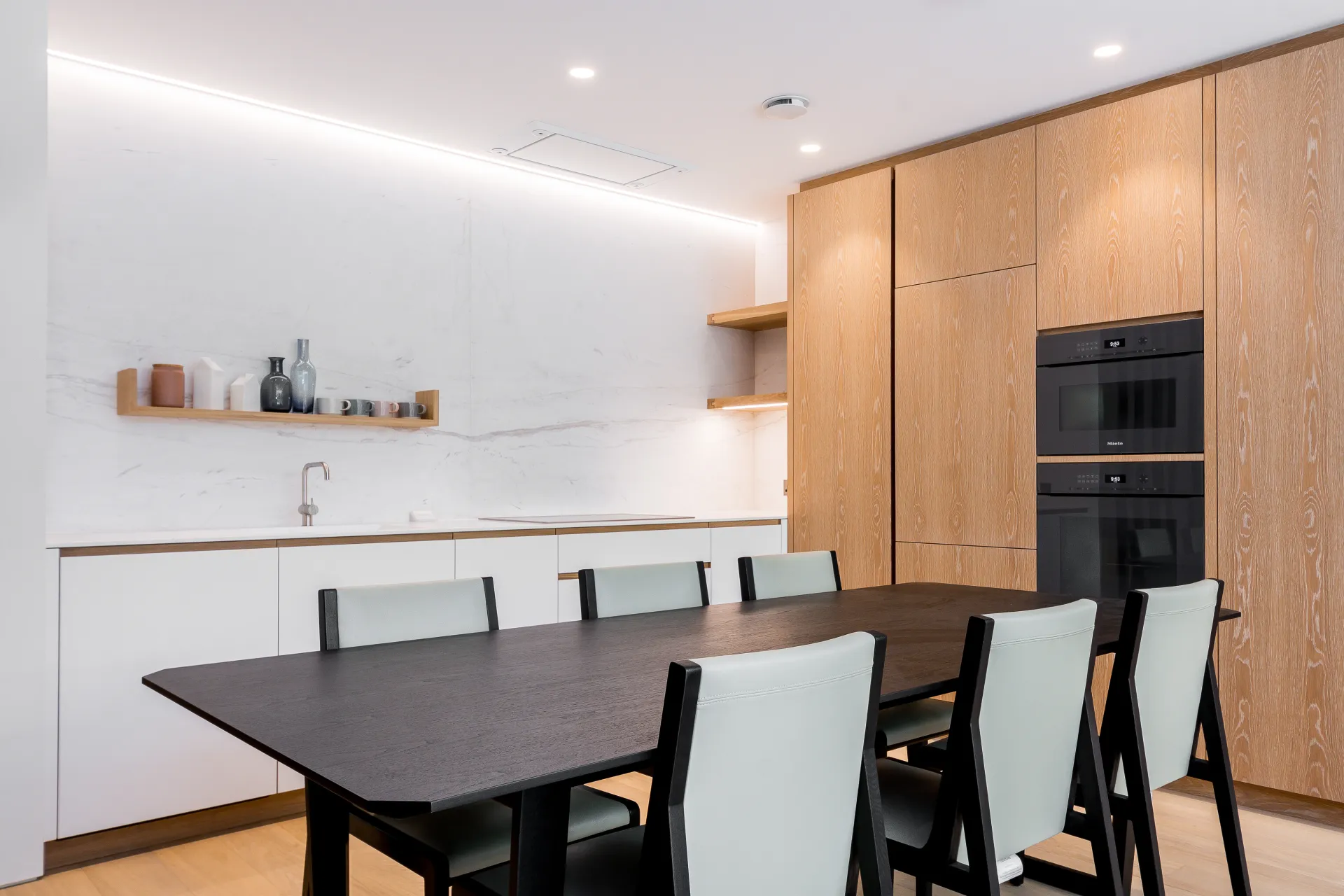 Flat Finborough Road in Greater London