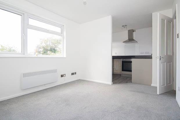 Flat Harris Close in Tewkesbury
