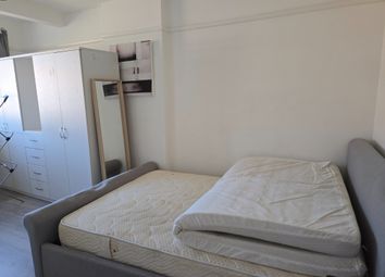 Room Lynwood Avenue in Borough of Runnymede