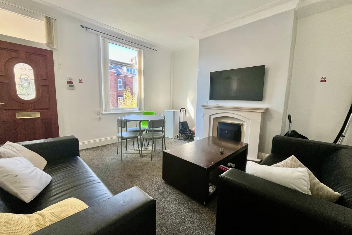 Room Barras Place in Leeds