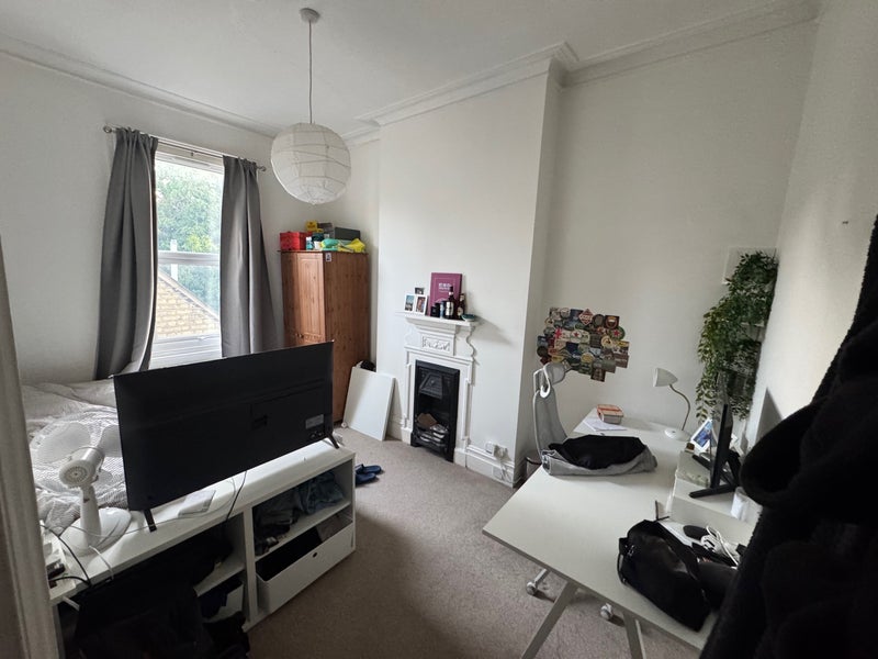 Room Kenilford Road in Greater London