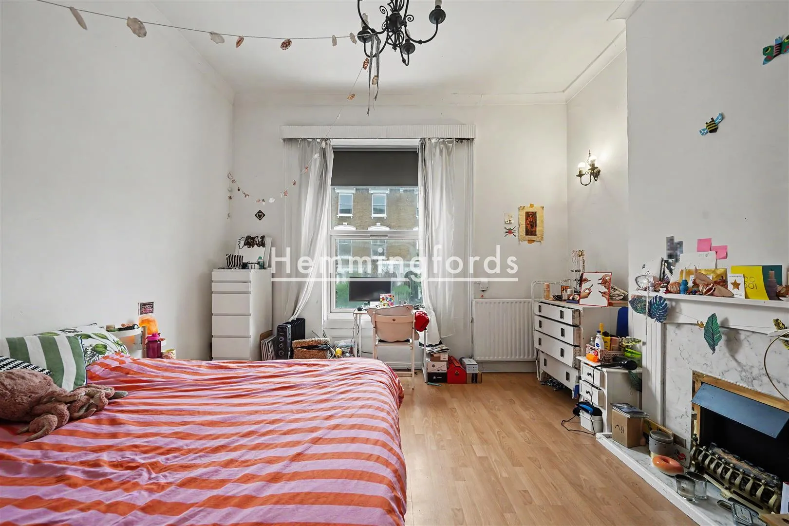Flat Albion Road in Greater London