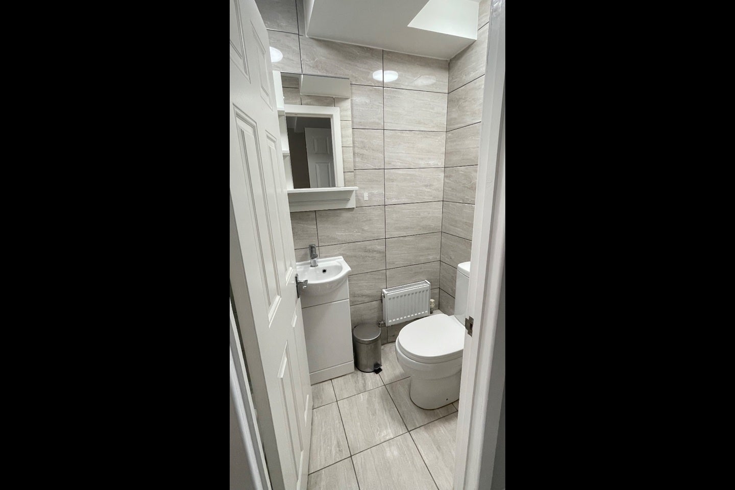 Room New Cross Road in Greater London