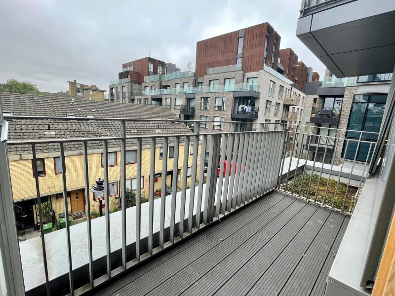 Flat Rochester Place in Greater London