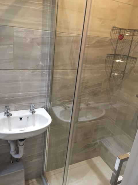 Room Amesbury Avenue in Greater London