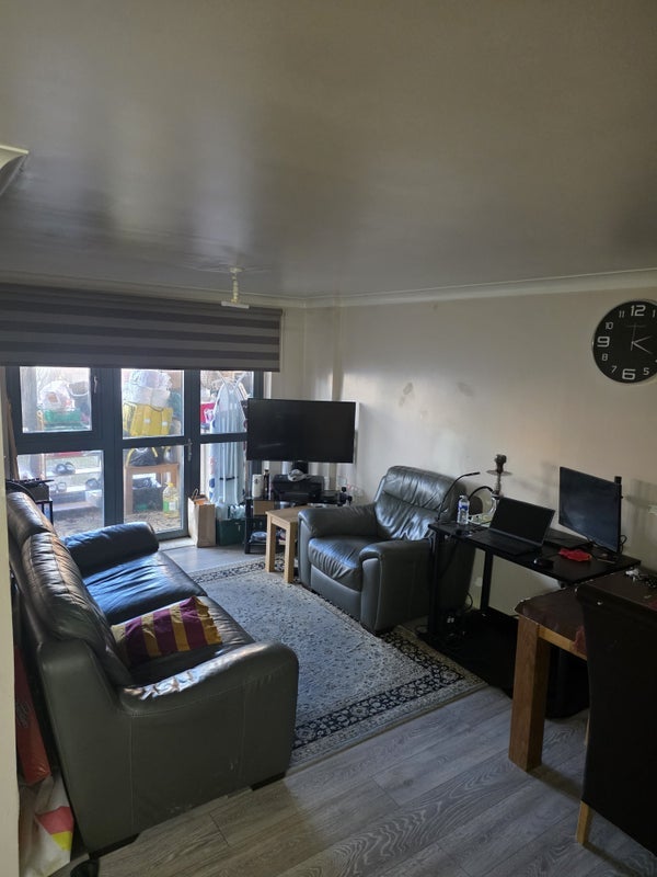 Room Lewis Gardens in Greater London