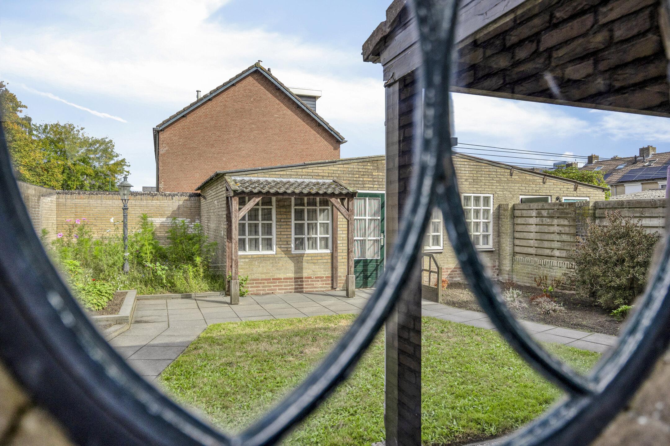 Hoekwoning te koop: Gladioolstraat 12, Dongen