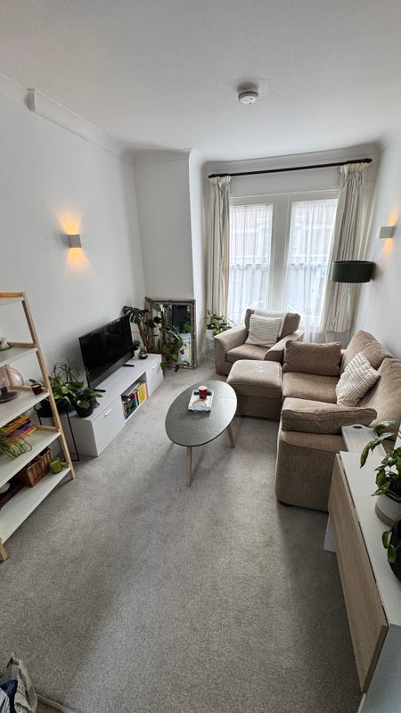 Room Putney Bridge Road in Greater London