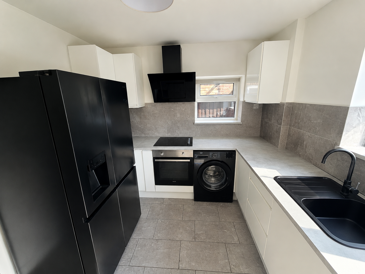 House Hilltop Avenue in Desborough