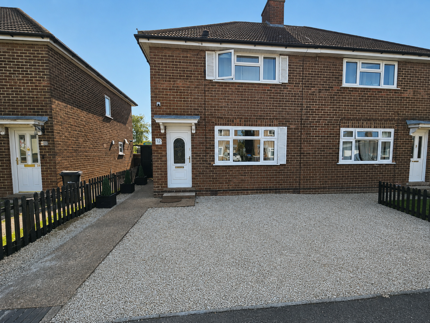 House Hilltop Avenue in Desborough