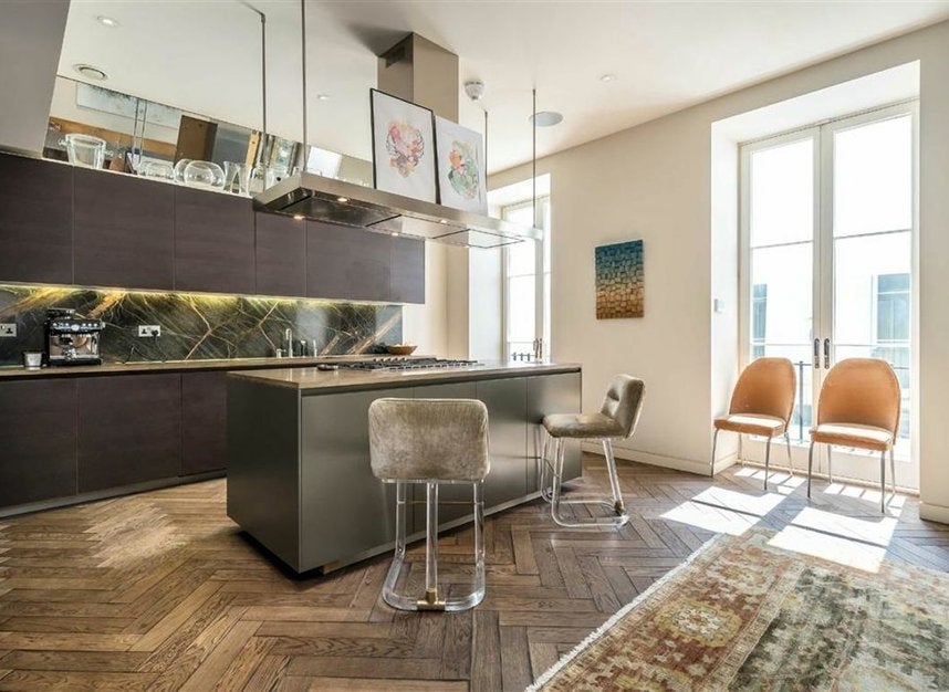 Flat Lancaster Gate in City of Westminster