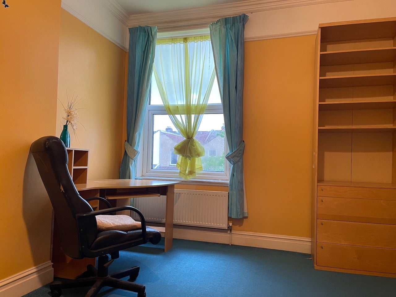 Room Chichester Road in Portsmouth