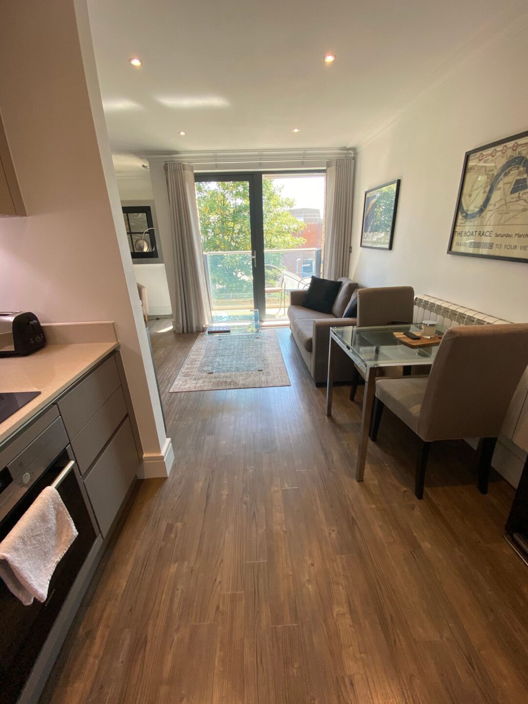Flat Bachelors Acre in Windsor