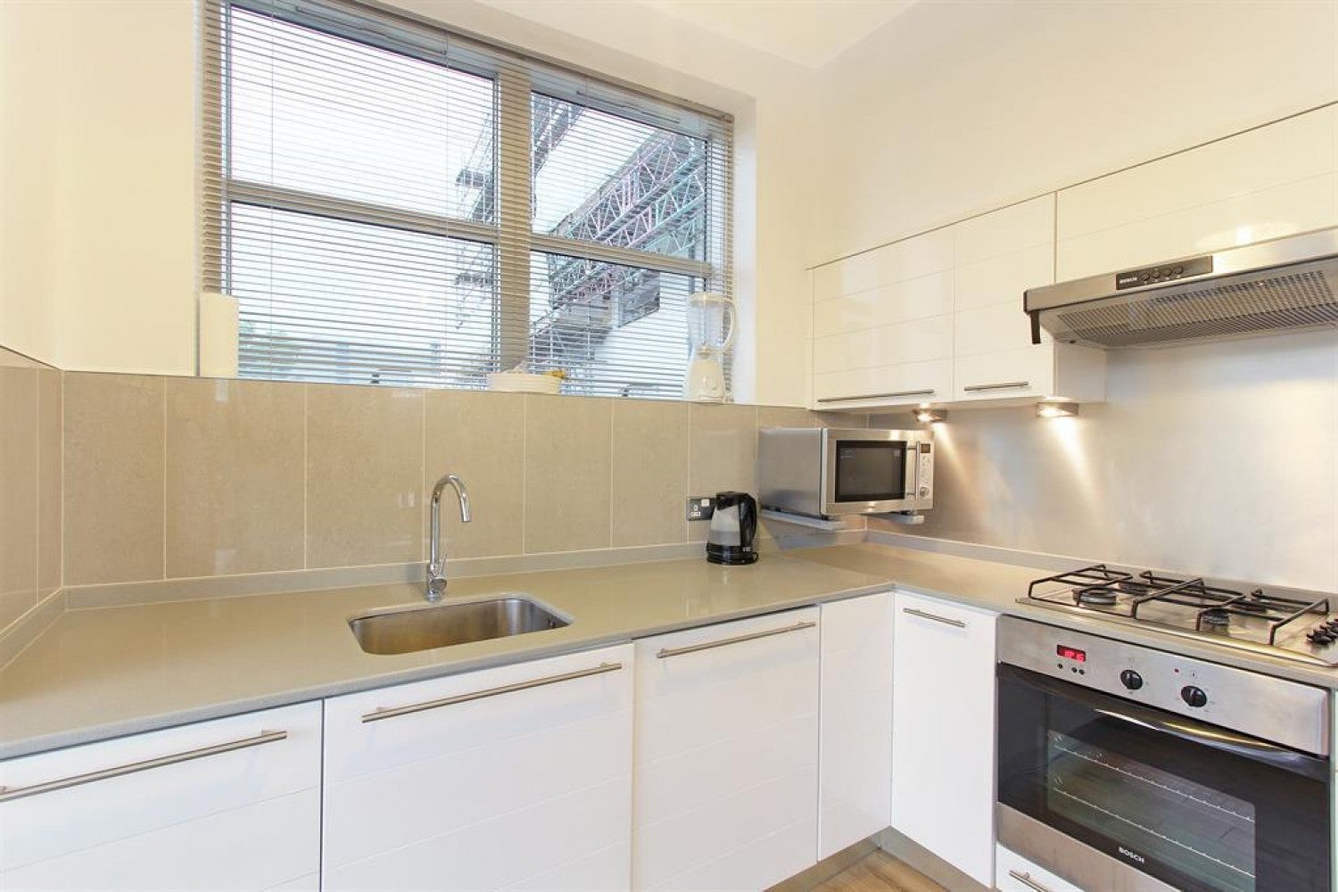 Flat Bethwin Road in Greater London