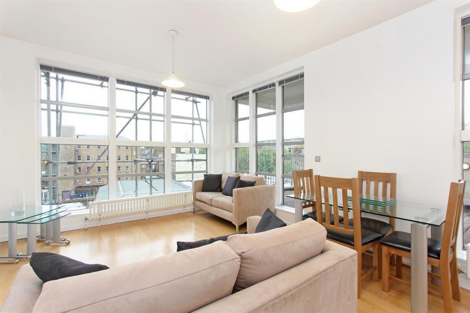 Flat Bethwin Road in Greater London