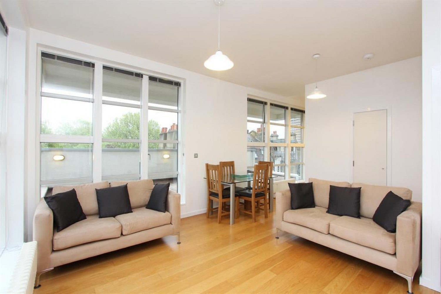 Flat Bethwin Road in Greater London