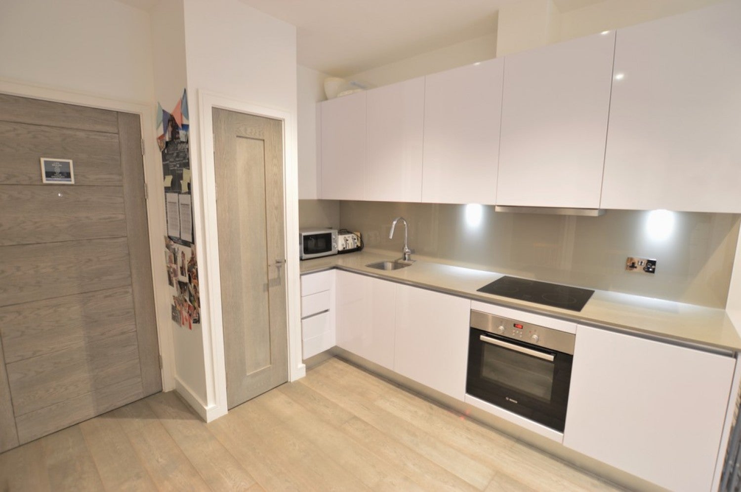 Flat Wellington Street in Slough