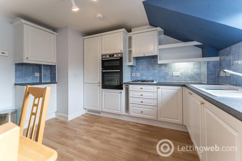 Flat Orchard Brae Avenue in Edinburgh