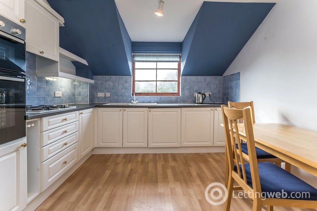 Flat Orchard Brae Avenue in Edinburgh